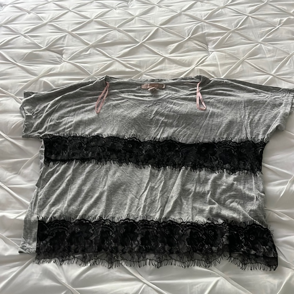 FOREVER21 LACE CROP TEE